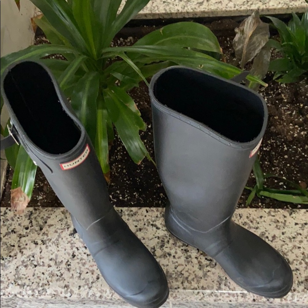 Used hunter rain boots - Picture 2 of 3